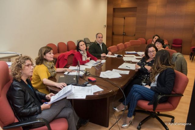 La Mesa de Contratacion, pendiente de las adjudicaciones de la conservacion de restos arqueologicos, las comunicaciones postales y la grua - 1, Foto 1