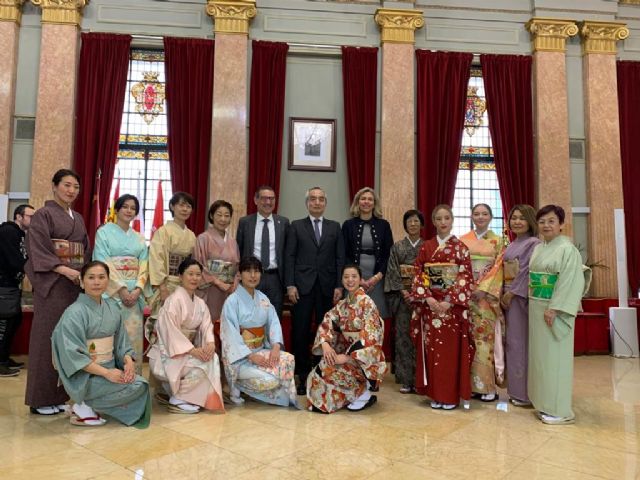 El Ayuntamiento cierra el Festival de la Cultura Japonesa de la UMU con danza y demostraciones de este arte milenario - 1, Foto 1