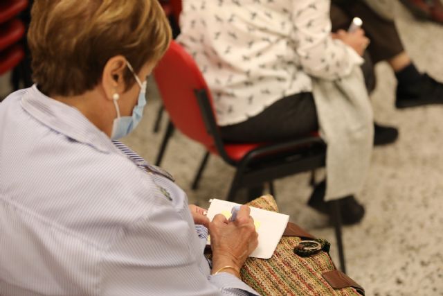 Los centros de mayores continúan su formación en salud emocional a través del proyecto 'Vive tus emociones' - 3, Foto 3