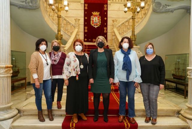 La alcaldesa recibe a la nueva junta directiva de la Federación de Asociaciones de Mujeres Mediterráneo - 1, Foto 1