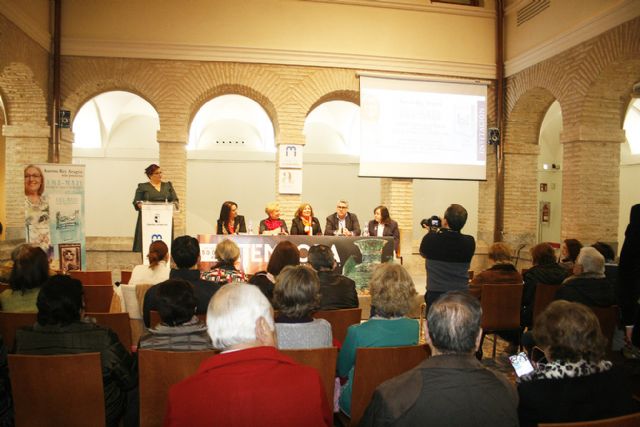 Éxito de Aurora Rey Aragón en la presentación de su novela Ama-Mazu entre el azul y el blanco en el Convento de la Merced - 3, Foto 3