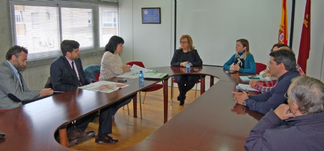 La consejera de Educación se reúne con el equipo municipal de Librilla - 1, Foto 1