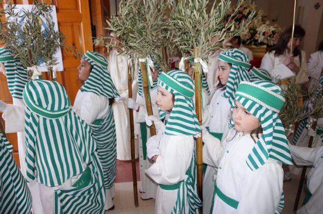 Las palmas también desfilaron en el Domingo de Ramos de La Puebla - 4, Foto 4
