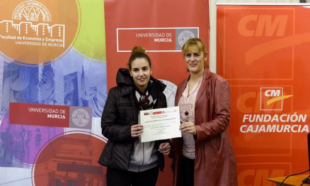 La facultad de Economía y Empresa de la UMU se llena de arte con el I Certamen de Pintura Rápida - 3, Foto 3