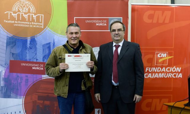 La facultad de Economía y Empresa de la UMU se llena de arte con el I Certamen de Pintura Rápida - 4, Foto 4