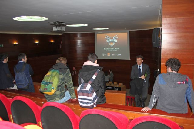 El director general de Informática participa en la presentación de la final de la Liga de Videojuegos Profesional - 2, Foto 2