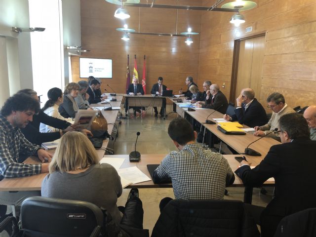 El Equipo de Gobierno da los primeros pasos para la transformación radical del transporte urbano en el municipio - 1, Foto 1