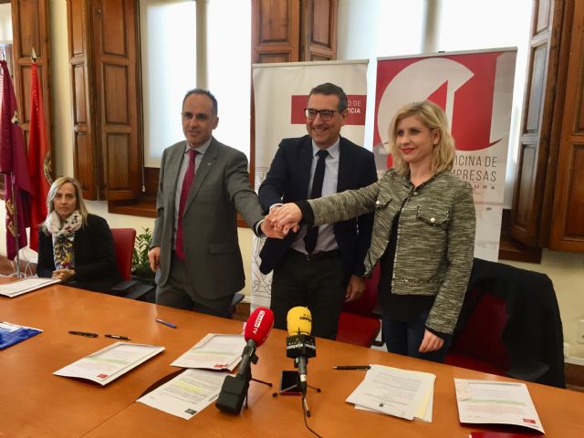El Ayuntamiento de Molina de Segura firma un convenio con la Universidad de Murcia y la Universidad Politécnica de Cartagena para la creación de la Cátedra Abierta Interuniversitaria para la Innovación y la Participación - 2, Foto 2