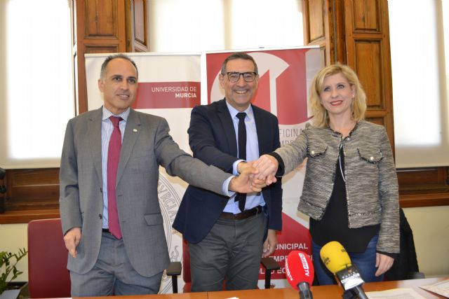 La UMU, la UPCT y el Ayuntamiento de Molina sellan el acuerdo que crea la Cátedra para la innovación y la participación - 1, Foto 1