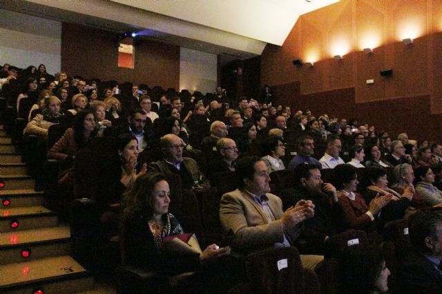 Dos alumnos de Alhama reciben el premio extraordinario de ESO y Bachillerato, Foto 1