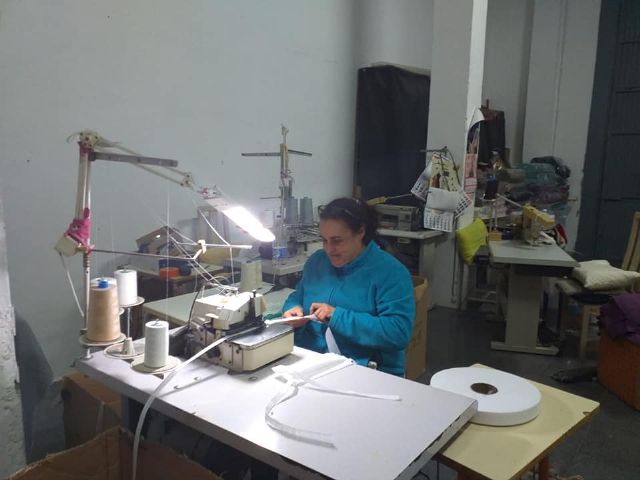 El Ayuntamiento de Alcantarilla dona material y organiza una campaña solidaria para la fabricación de mascarillas - 1, Foto 1