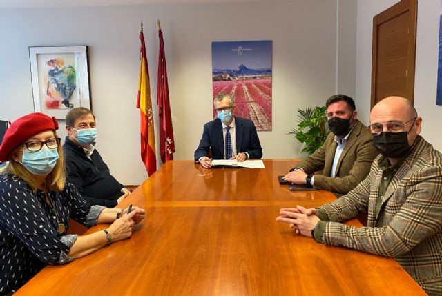 El consejero de Salud recibe a la asociación de Fibrosis Quística - 1, Foto 1