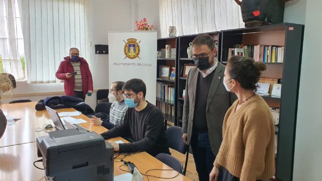 Abre la oficina habilitada por el Ayuntamiento para el asesoramiento de los vecinos afectados por el proyecto de la línea de alta tensión Hinojar-Águilas - 1, Foto 1