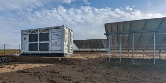 El uso de baterías de acumulación eléctrica permite llegar a autoconsumir hasta el 100% de la electricidad producida - 2, Foto 2