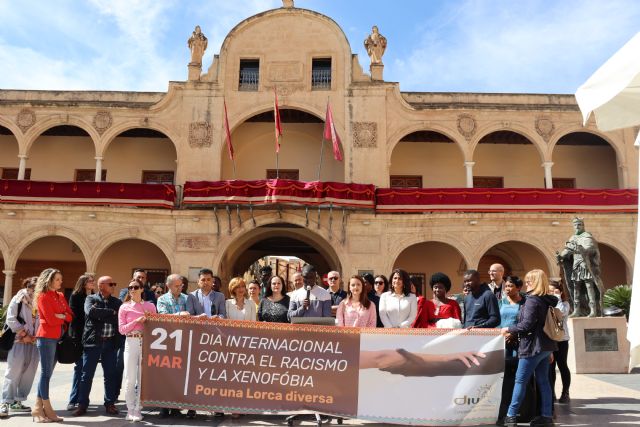 El Ayuntamiento de Lorca conmemora del Día Internacional de la Eliminación de la Discriminación Racial bajo el lema 'Contra el racismo y la xenofobia' - 1, Foto 1