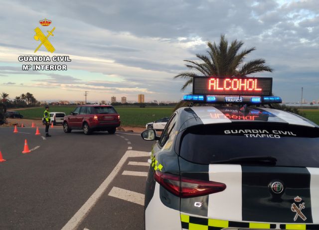 La Guardia Civil investiga a la conductora de un turismo por circular en sentido contrario y superando la tasa de alcoholemia