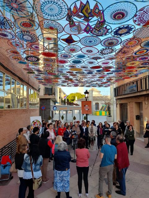 Inauguración del sombraje artesanal de ganchillo en Paseo Villa Esperanza - 1, Foto 1