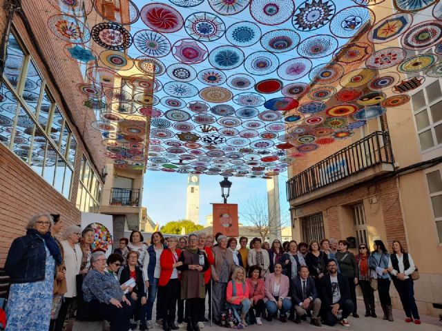 Inauguración del sombraje artesanal de ganchillo en Paseo Villa Esperanza - 2, Foto 2