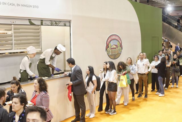 Influencers foodies sacan todo el partido a los nuevos productos Casa Tarradellas en Alimentaria 2024 - 2, Foto 2