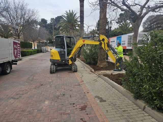 Medio Ambiente y Jardines continúan trabajando en la sostenibilidad de las zonas verdes de Jumilla - 1, Foto 1