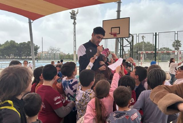 Alumnos de Salesianos y jugadores del Cebé disfrutan de una gran jornada de baloncesto - 1, Foto 1