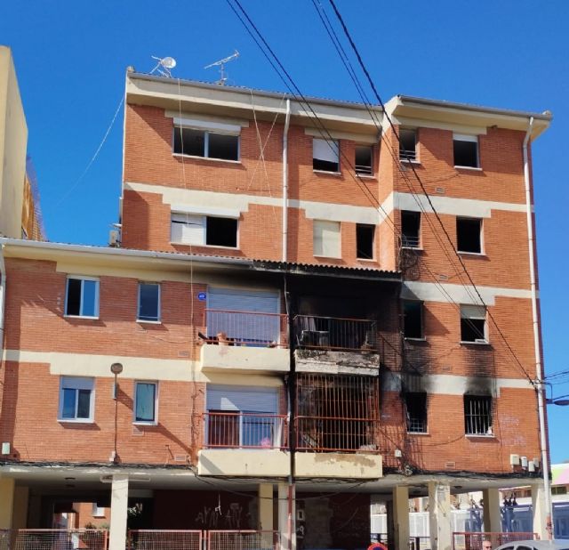 El PSOE de Molina de Segura exige soluciones inmediatas para las familias afectadas por el incendio en el Barrio de Fátima - 1, Foto 1