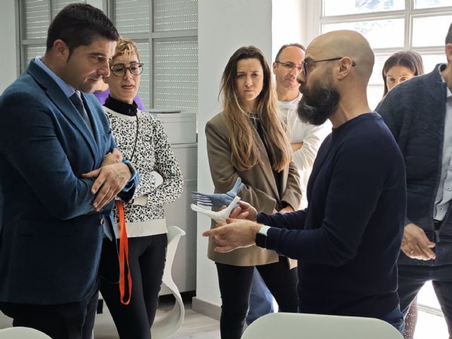 Educación inaugura una nueva Aula de Tecnología Aplicada en el IES Villa de Abarán - 2, Foto 2