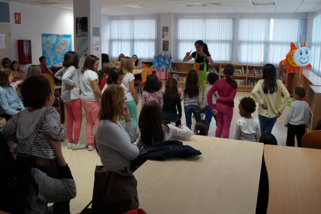 Los peques torreños celebran el Día del Libro con una divertida tarde de cuentacuentos - 3, Foto 3