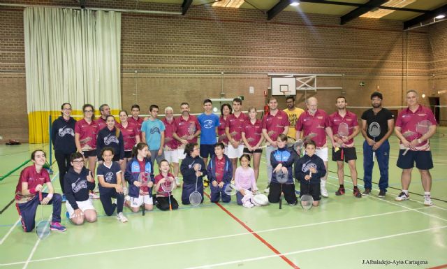 El alcalde y el concejal de Deportes entrenan con el Club Bádminton Cartagena - 2, Foto 2