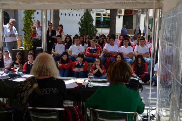 Soren Peñalver comparte lecciones de vida y poesía con alumnos de Secundaria con los que compone un poema conjunto - 3, Foto 3