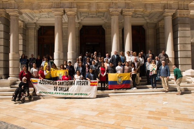 Minuto de silencio en solidaridad con Ecuador - 1, Foto 1