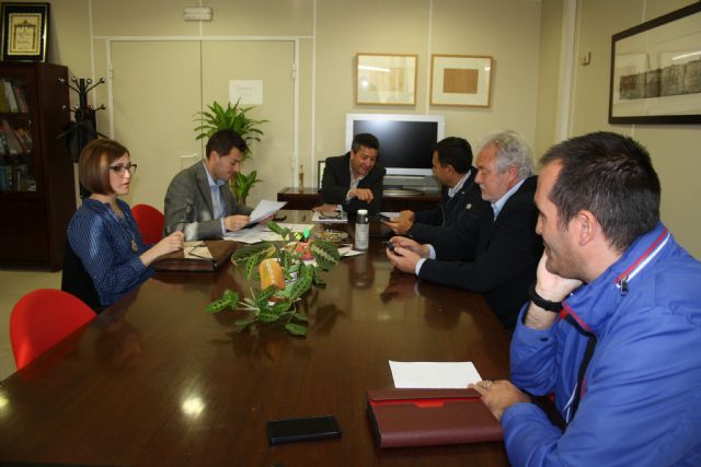 El Alcalde de Cehegín reivindica, ante la Consejería de Educación, la permanencia del colegio rural del Campillo de los Jiménez - 1, Foto 1