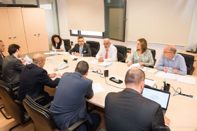 El alcalde recibe a directivos de CEPSA para interesarse sobre los proyectos de la compañía en el municipio - 1, Foto 1