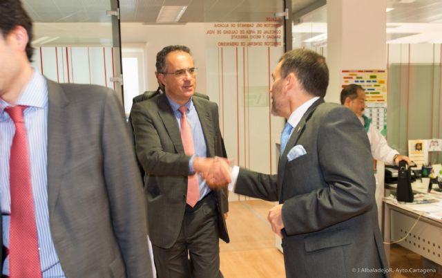 El alcalde recibe a directivos de CEPSA para interesarse sobre los proyectos de la compañía en el municipio - 2, Foto 2