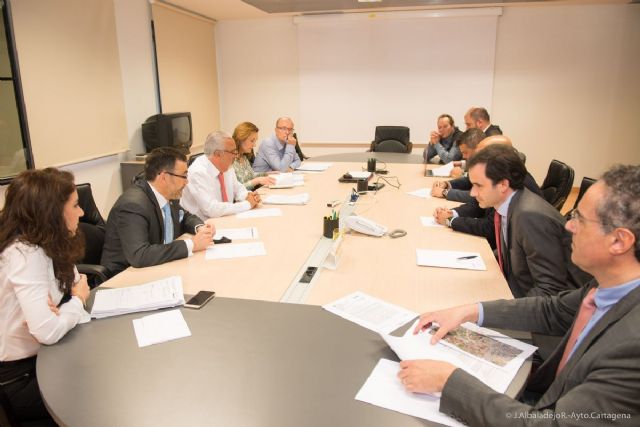 El alcalde recibe a directivos de CEPSA para interesarse sobre los proyectos de la compañía en el municipio - 4, Foto 4