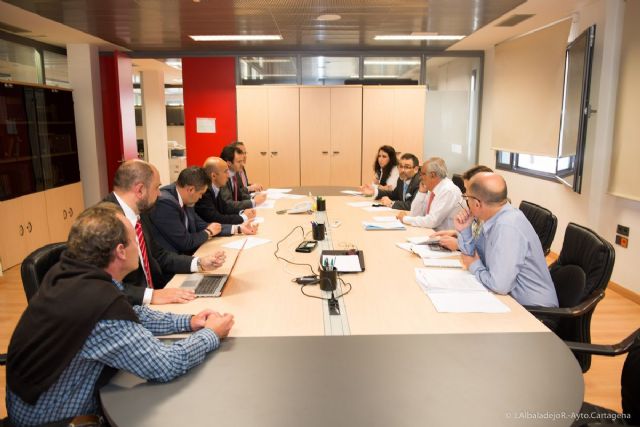 El alcalde recibe a directivos de CEPSA para interesarse sobre los proyectos de la compañía en el municipio - 5, Foto 5