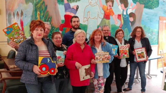 Entrega de libros solidaria Cofradía San Ginés de la Jara. - 1, Foto 1