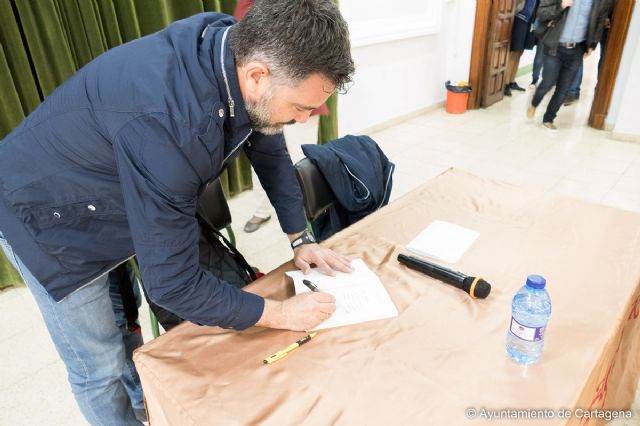 El poeta Antonio Aguilar visita Cartagena como escritor regional invitado del Premio Mandarache 2017 - 1, Foto 1