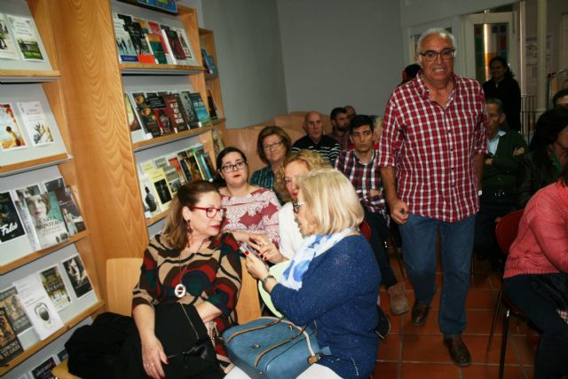 Floren Dimas y Alfonso Cayuela, investigadores de la memoria histórica, disertan en una charla sobre la represión política y las cárceles de Totana tras la Guerra Civil - 3, Foto 3