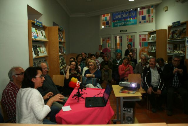 Floren Dimas y Alfonso Cayuela, investigadores de la memoria histórica, disertan en una charla sobre la represión política y las cárceles de Totana tras la Guerra Civil, Foto 6