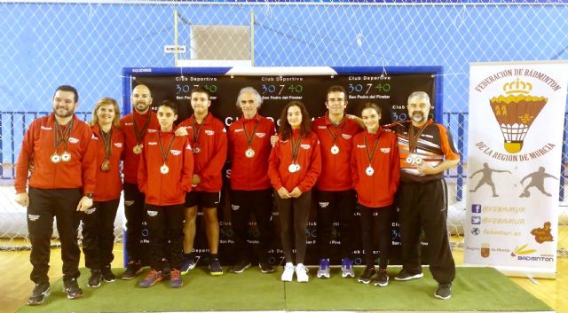 14 oros y 7 platas para Las Torres de Cotillas en los regionales de bádminton de veteranos y de categorías inferiores - 1, Foto 1