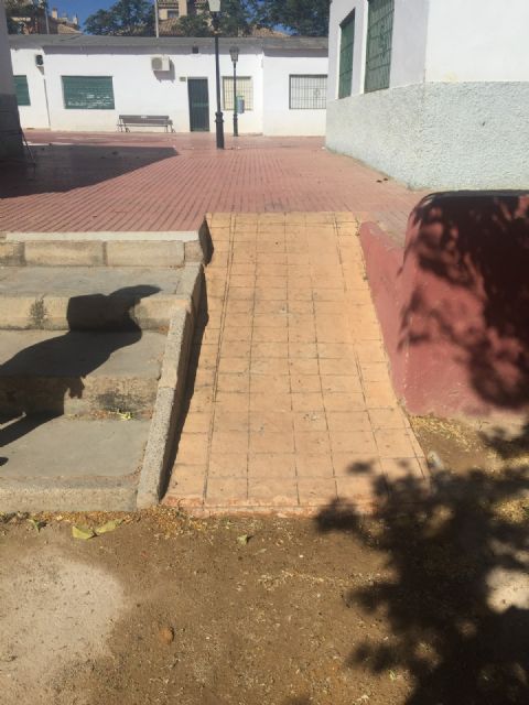 El PSOE exige el arreglo del jardín de Los Almendros, en La Alberca, abandonado desde su construcción con fondos del Plan E - 5, Foto 5