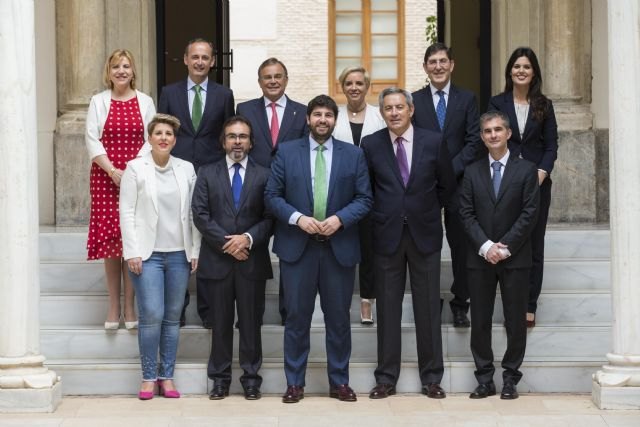 López Miras resalta la capacidad del nuevo Consejo de Gobierno para dar el impulso definitivo al año más importante de la historia reciente de la Región - 2, Foto 2