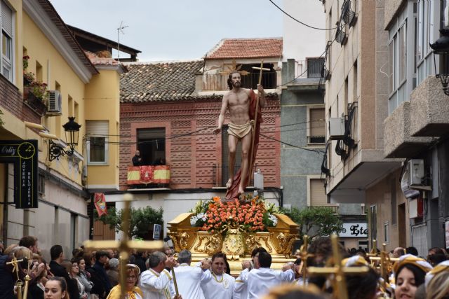 Finalmente la lluvia dio la tregua necesaria para que la procesión del Resucitado y el Encuentro Glorioso se pudieran celebrar en Archena - 1, Foto 1