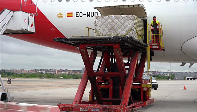 Un nuevo envío con más de un millón de mascarillas adquiridas por Mitma llega a España - 2, Foto 2