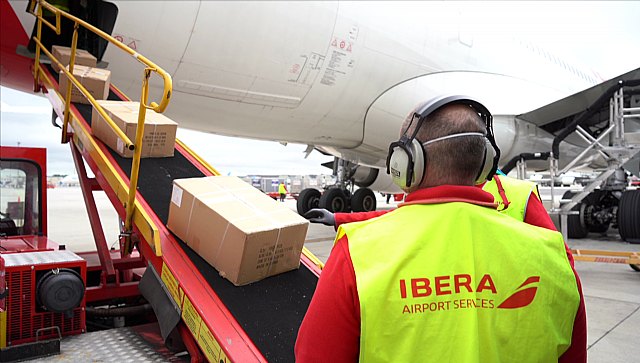 Un nuevo envío con más de un millón de mascarillas adquiridas por Mitma llega a España - 4, Foto 4
