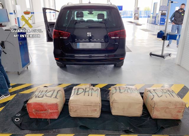La Guardia Civil intercepta in itinere el transporte de 135 kilos de hachís - 1, Foto 1