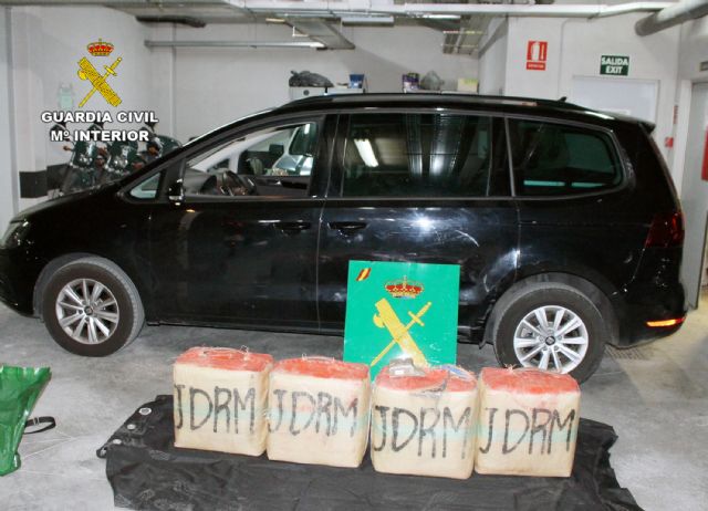 La Guardia Civil intercepta in itinere el transporte de 135 kilos de hachís - 2, Foto 2