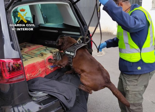 La Guardia Civil intercepta in itinere el transporte de 135 kilos de hachís - 4, Foto 4