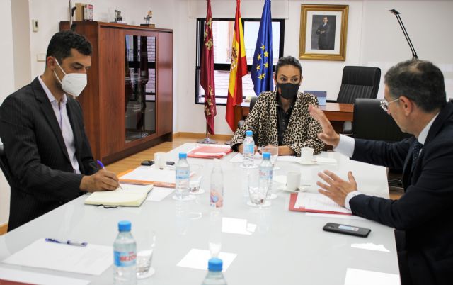 La consejera Valle Miguélez mantiene un encuentro de trabajo con el rector de la Universidad de Murcia - 1, Foto 1